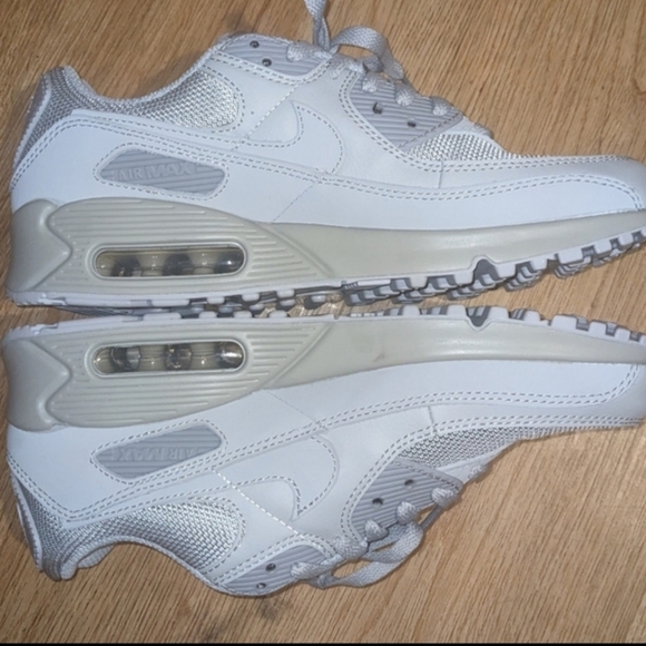 Nike Airmax 90 Athletic Shoes Women's sz 8 in Wolf Grey - Picture 5 of 11